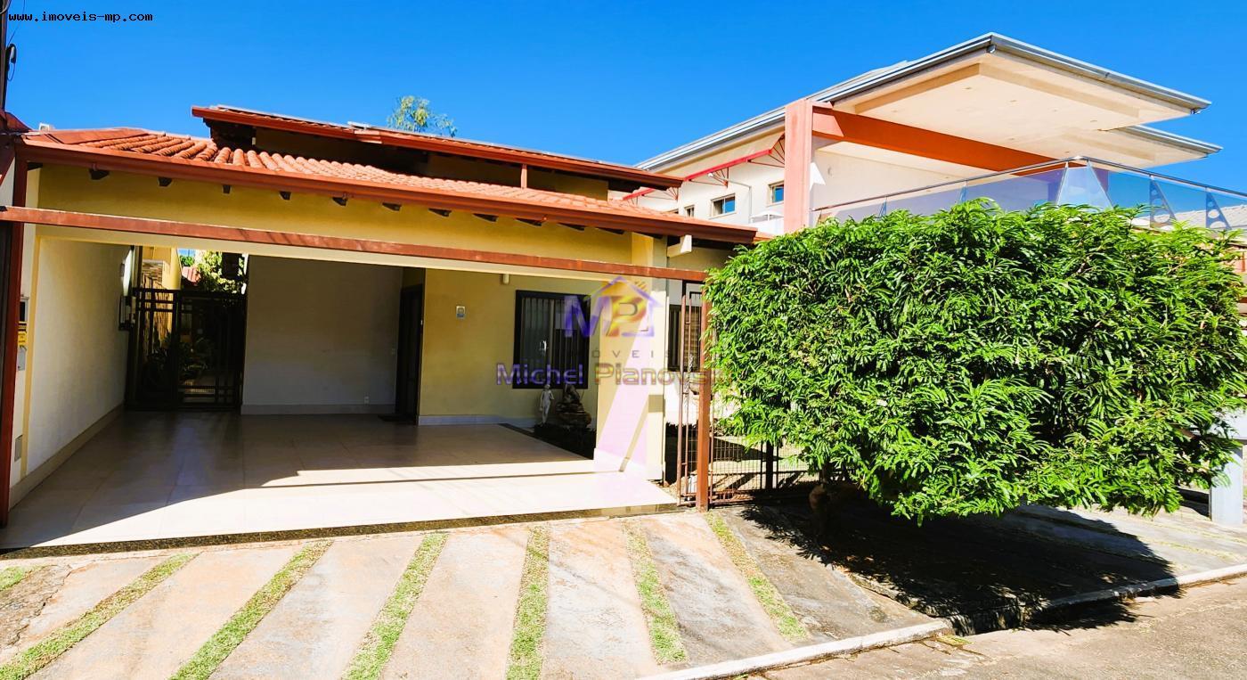 Casa de Condomínio à venda com 3 quartos, 240m² - Foto 3