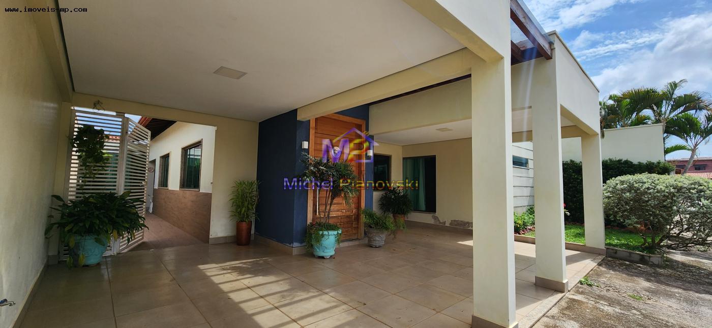 Casa de Condomínio à venda com 4 quartos, 300m² - Foto 4