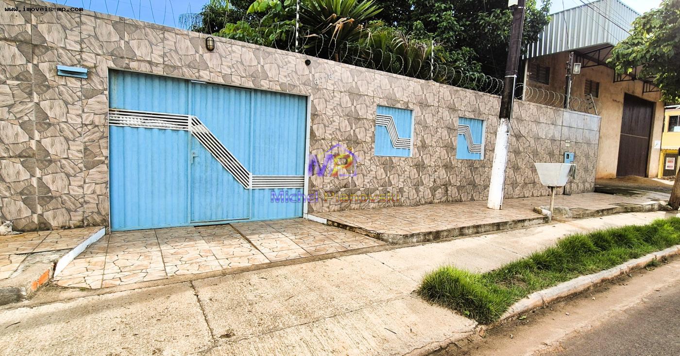 Casa à venda com 3 quartos, 600m² - Foto 1