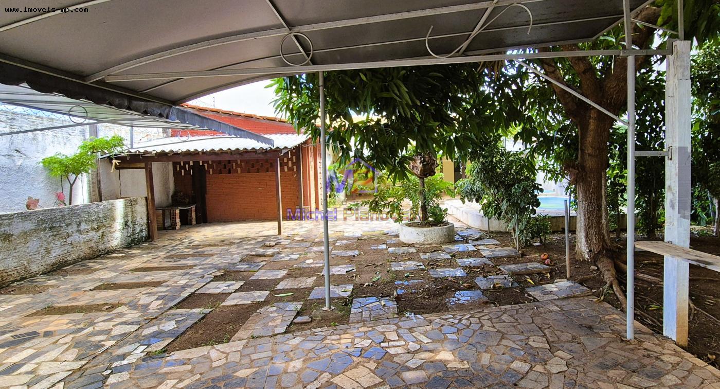 Casa à venda com 3 quartos, 600m² - Foto 7