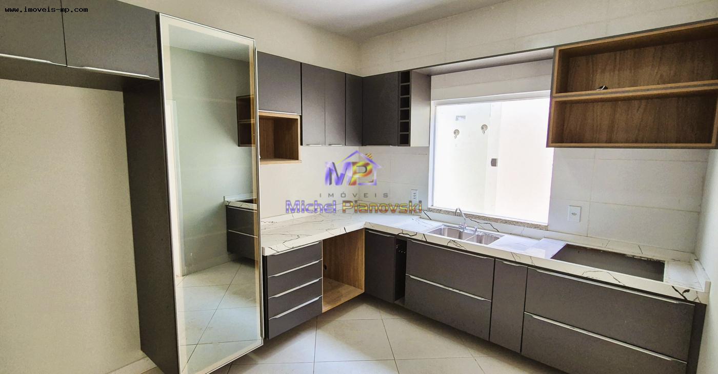 Sobrado à venda com 3 quartos, 107m² - Foto 1